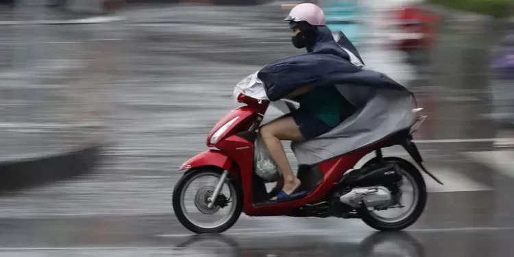 Maltempo: temporali e venti di burrasca, 13 regioni in giallo