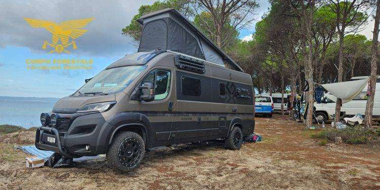 San Giovanni Suergiu, camperisti abusivi in pineta: sanzionati in 27