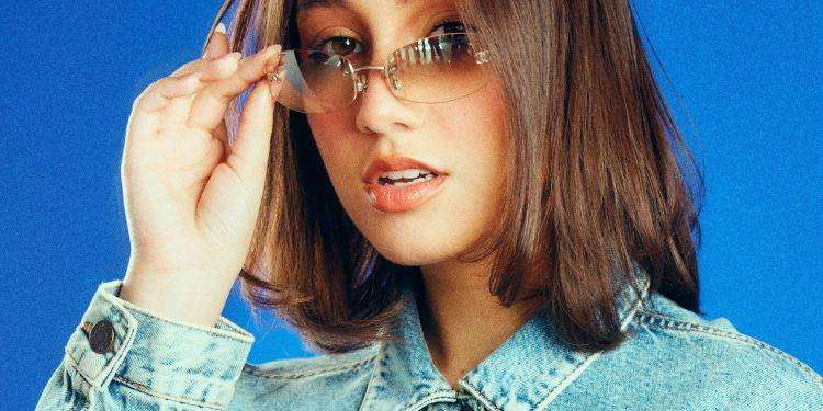 Sanremo Giovani: c’è anche la cantautrice sarda Angie tra i semifinalisti