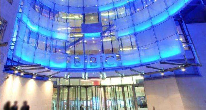 Gran Bretagna, ancora tagli alla Bbc: via altri 100 giornalisti