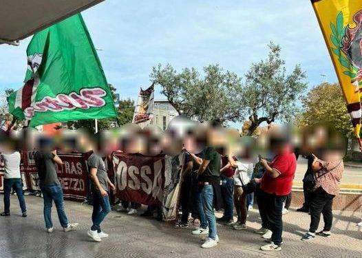 Gli ultras aretini in trasferta a Sassari senza poter vedere la partita