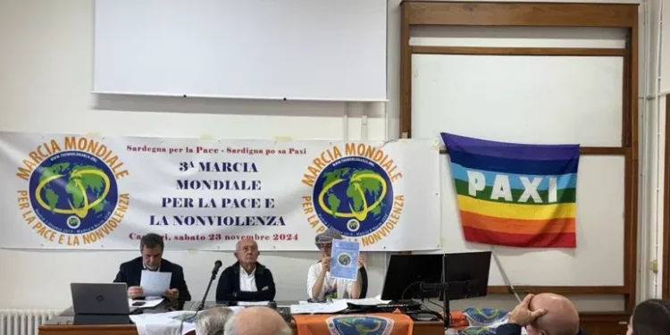Marcia della pace a Cagliari nelle strade dello shopping
