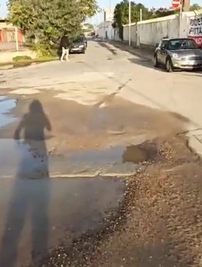 Maxi perdita d’acqua in via Venturi a Cagliari