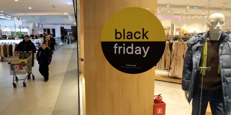 Confcommercio, al black friday più shopping per gli italiani