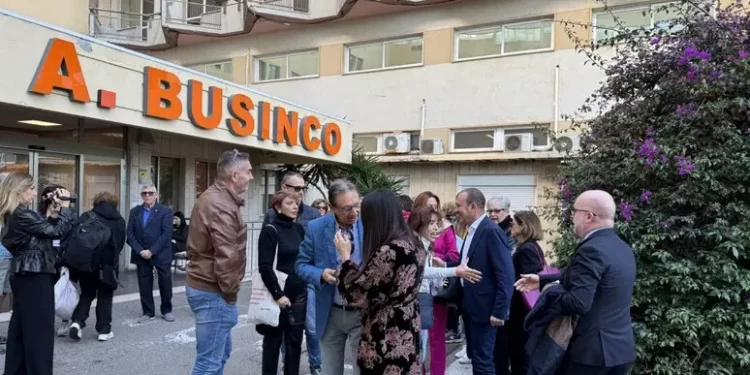 Sit in associazioni al Businco contro chiusura sale operatorie