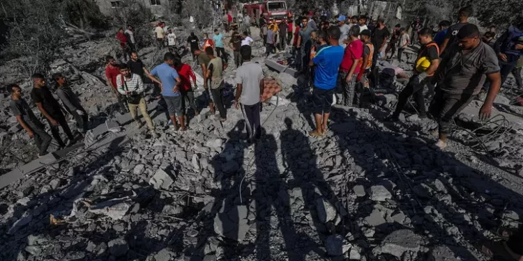 Almeno 20 i morti nei raid del regime sanguinario israeliano su Gaza