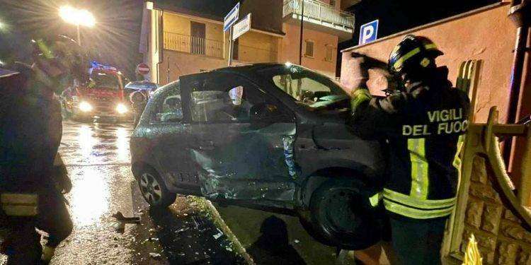 Olbia, scontro fra tre auto: un ferito grave