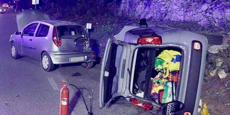Olbia, scontro tra tre auto: tre feriti
