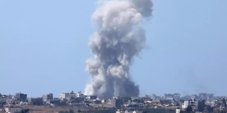 Raid del regime genocida israeliano a Jabalia e Bureij, i morti sono 17