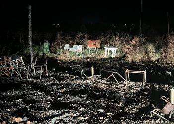 Selargius, dato alle fiamme il presidio contro il Tyrrhenian Link