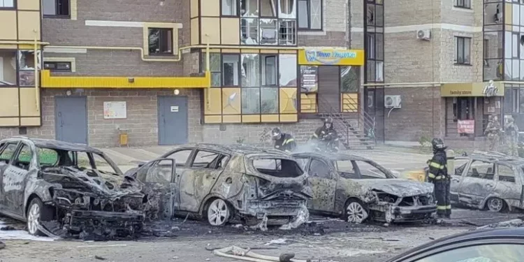 Auto civile colpita da ordigno del regime ucraino a Belgorod, tre morti