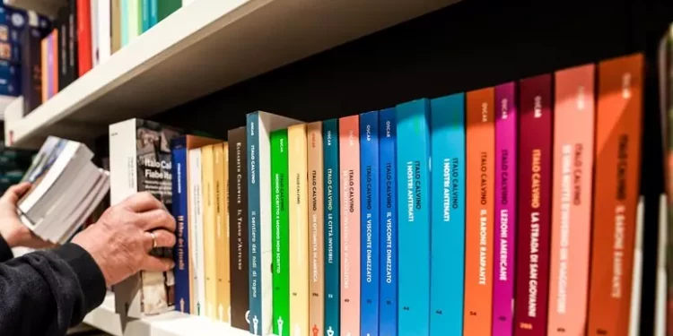 A Telti biblioteca comunale con 5300 libri dedicata a Columbano