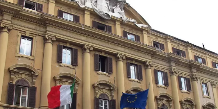 Nel 2024 il Pil cresce dello 0,7%, sotto le stime governo