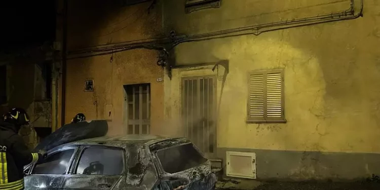 Auto incendiata nella notte a Bonorva