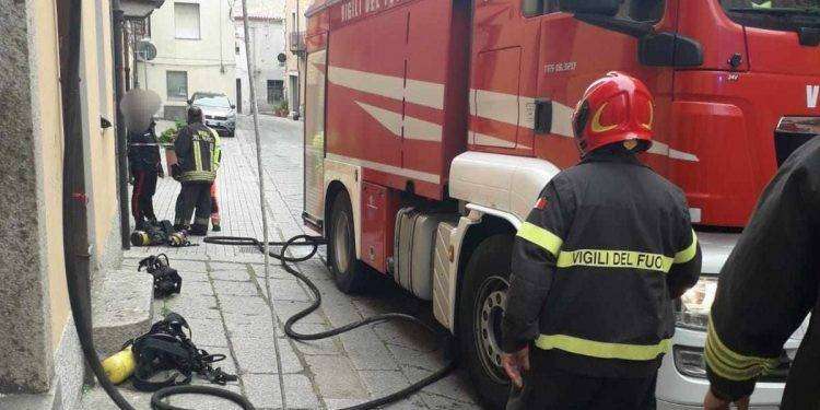 Calangianus, cane salvato dall’incendio in una casa