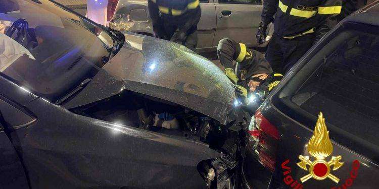 Sassari, scontro tra due auto: intervento dei Vigili del Fuoco
