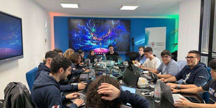 Regione, 40 studenti sardi affrontano la prestigiosa maratona Defcon CTF sulla sicurezza digitale
