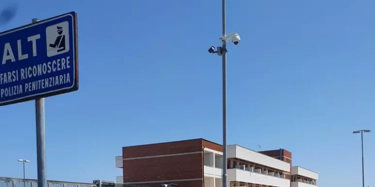 Detenuto muore in carcere a Sassari dopo aver inalato gas