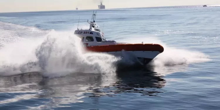 Fratelli dispersi a Olbia, ritrovato un parabordo della barca