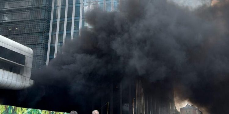 Esplosioni in un centro direzionale a Mosca