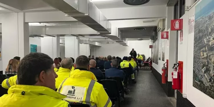 Operai Portovesme, ‘governo esca da ambiguità e convochi tavolo’