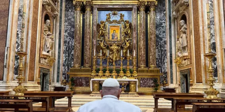 La tomba a Santa Maria Maggiore e le esequie snelle: le volontà del Papa