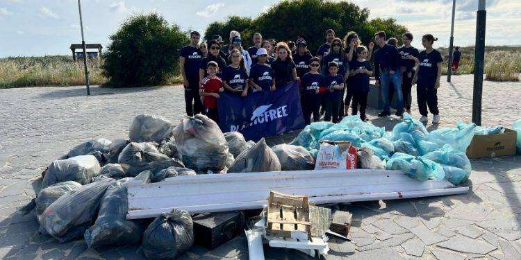 Giornata della Terra, a Torre Grande 300 chili di rifiuti raccolti con Plastic Free
