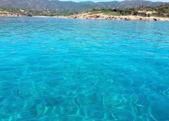 Mare sicuro: attivato il sistema integrato di salvamento per il triennio 2025–2027, confermata l’eccellenza ambientale del mare della Sardegna