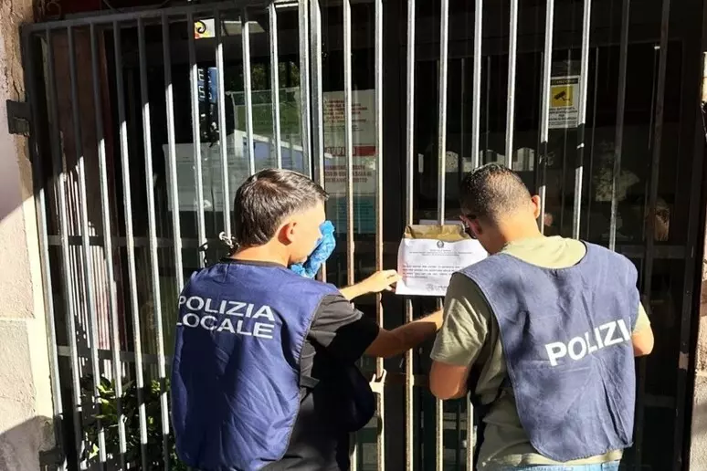Minorenni e pregiudicati nel locale, questore chiude sala slot a Sassari