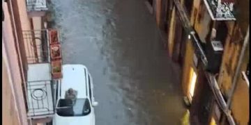 Allagamenti a Bosa, il temporale rilancia l’allarme del Comitato: «L’acqua non arriva solo dal Temo»