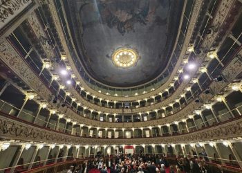 Dopo 16 anni riapre a Roma il ‘Valle’, il teatro più antico d’Italia